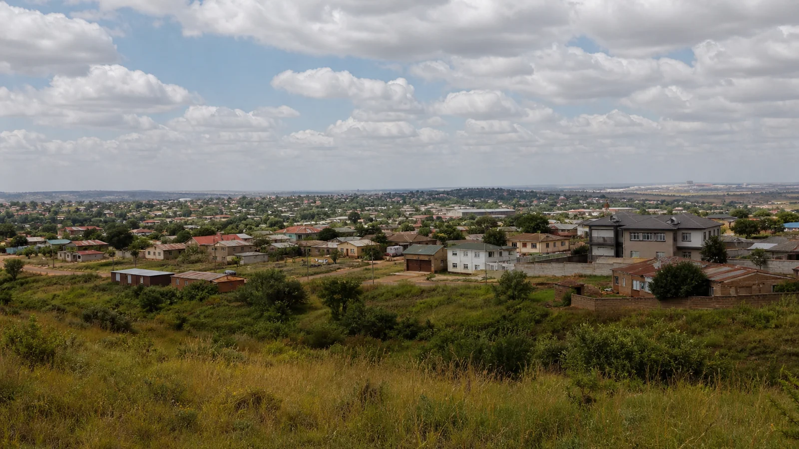 Editorial view of northwestern Johannesburg peri-urban property context in Zandspruit